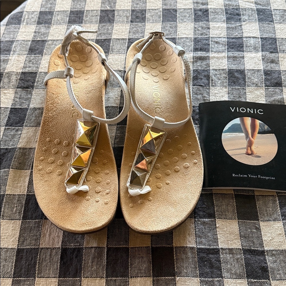 Vionic Rest Nala white t-strap sandal women’s shoe size 10 New in box